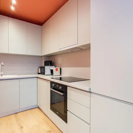 Candy Crush I 1 Bedroom With Free Underground Parking Appartement *